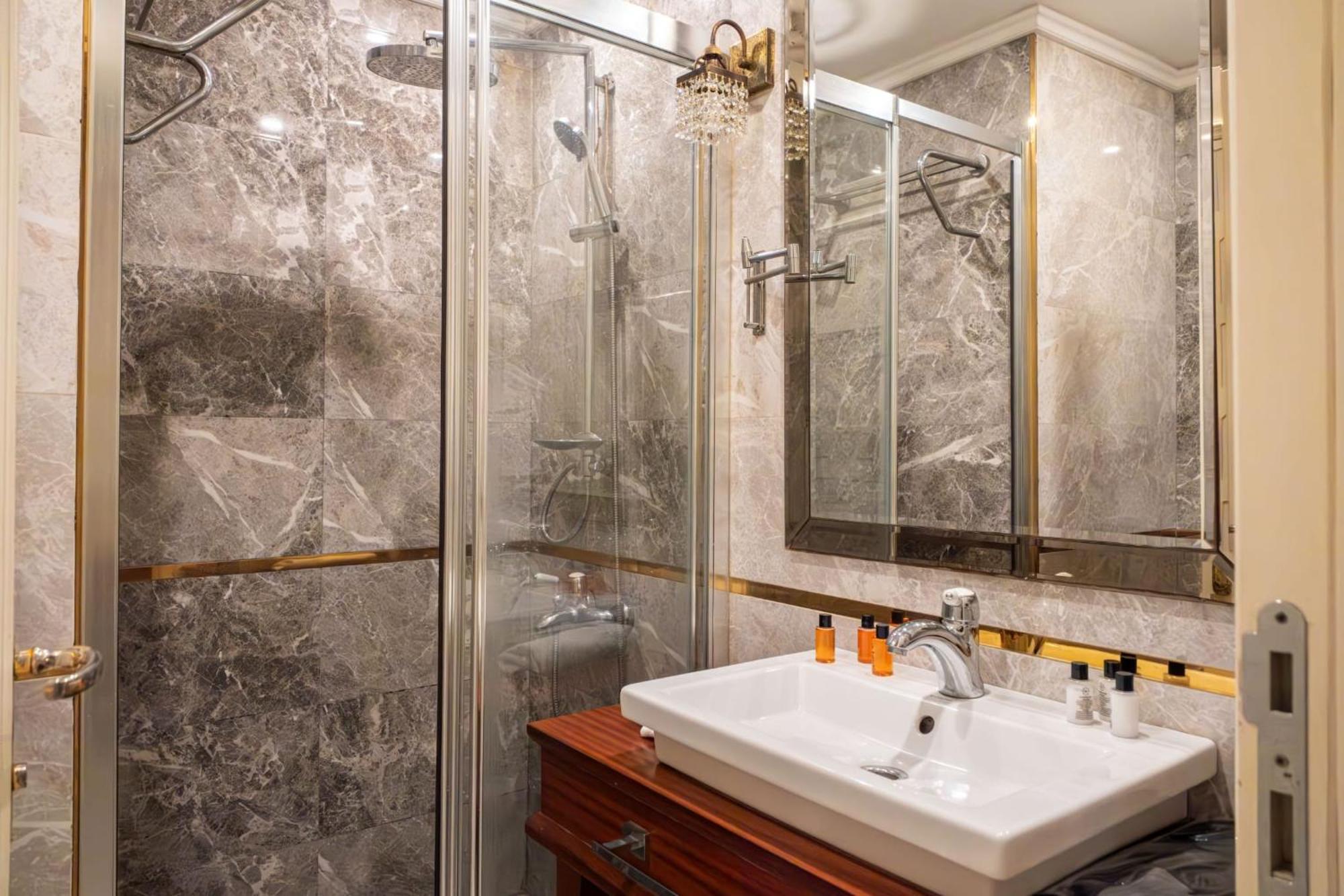Myy Boutique Hotel Истанбул Екстериор снимка